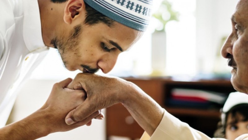 Anak Gugat Orang Tua dan Jika Orang Tua Salah Dalam Islam