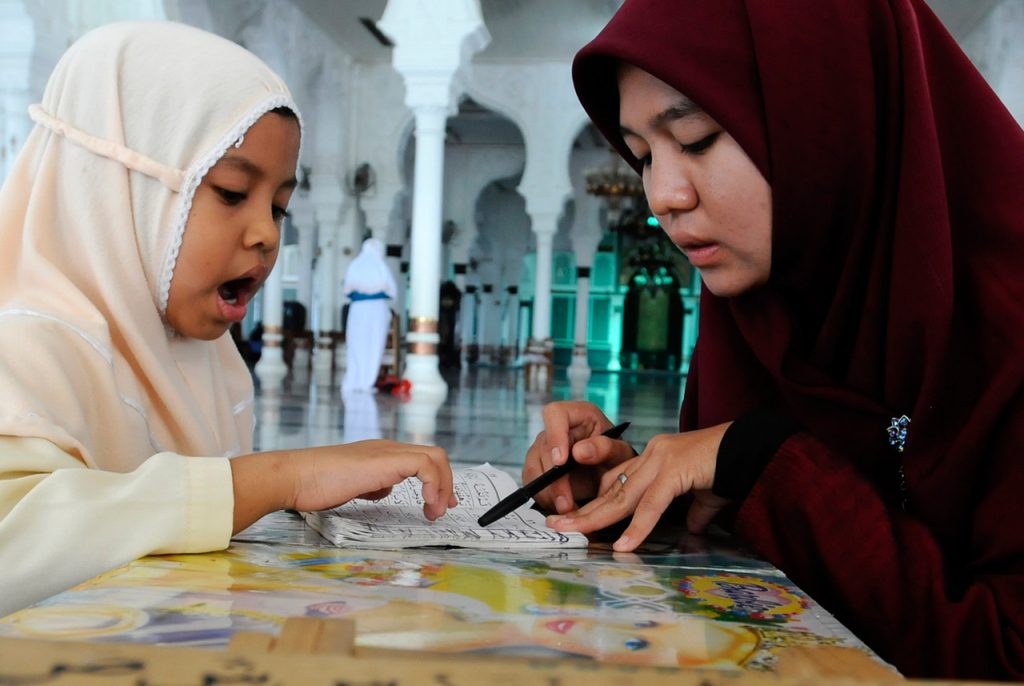 Maia Estianty Ajarkan Ikhlas Kepada Al Ghazali dan Orang Tua Teladan Menurut Islam