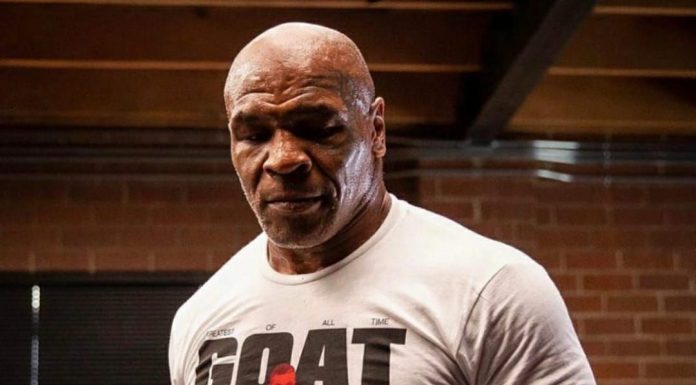 Mike Tyson sang legenda tinju 2