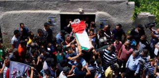 Pemuda Palestina Ditembak