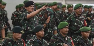 TNI tendang pemotor