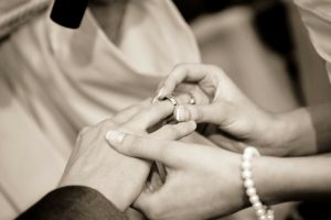 Tara Basro dan Daniel Adnan Rayakan Pernikahan Sederhana dan Begini Pernikahan Menurut Islam