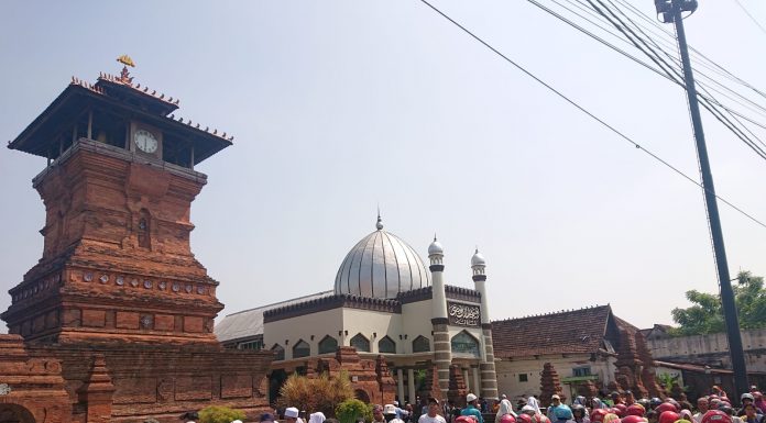 keutamaan ziarah ke makam wali Allah