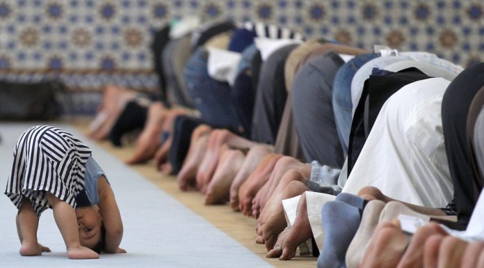 Ingin Mengajak Anak Ke Masjid? Perhatikan Hal-hal ini ya!